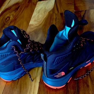 The north face fastback3 size 38